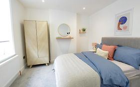 Outstanding Modernised 3/4 Double Bedroomed House